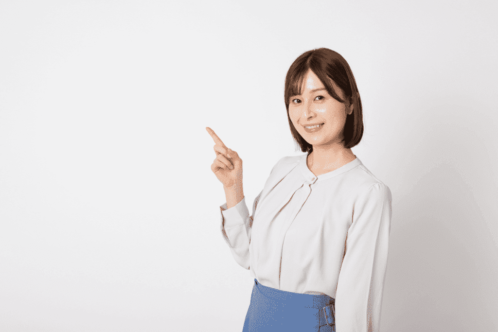 案内する女性